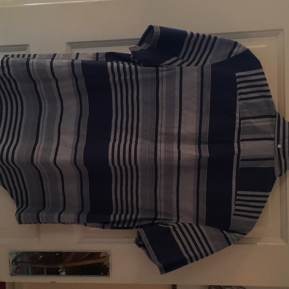 Men’s button down - Picture 2 of 3